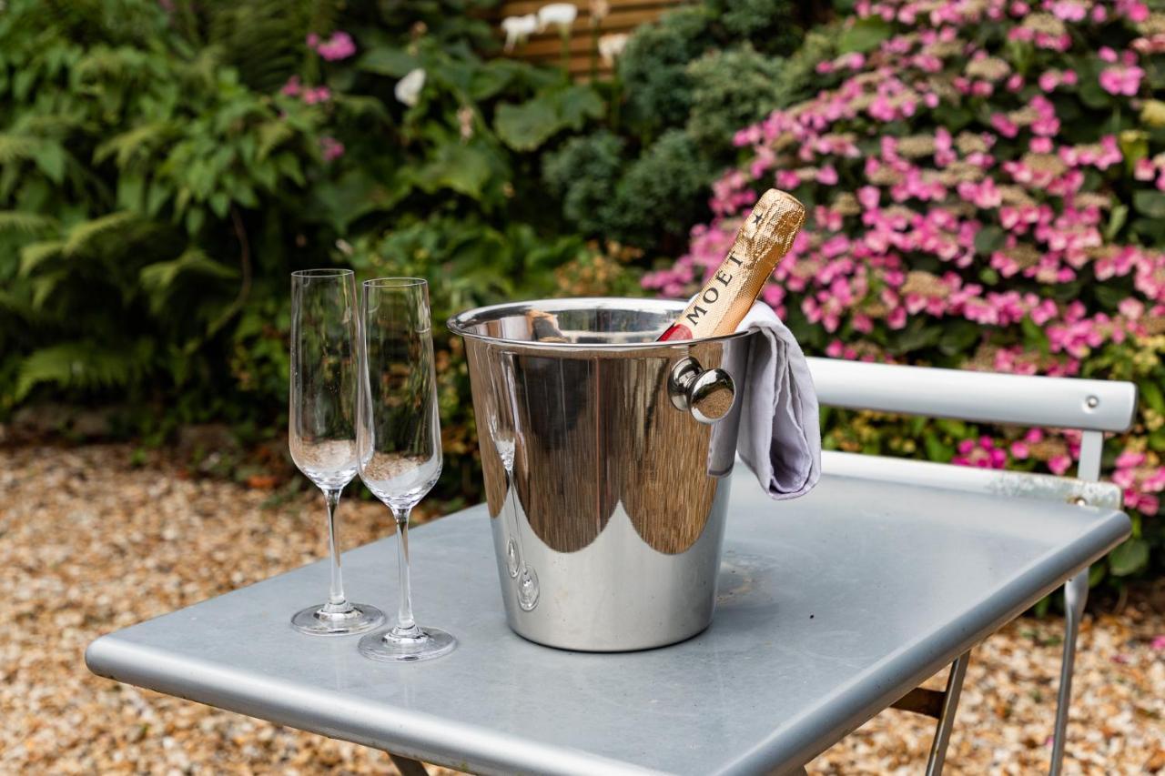 1 Chatsworth Riverscape Apartments - Riverview Apartment In Great Location With Free Parking Overlooking The Gannel Just A Short Walk From Newquays Incredible Beaches And Local Amenities New Quay Exteriör bild