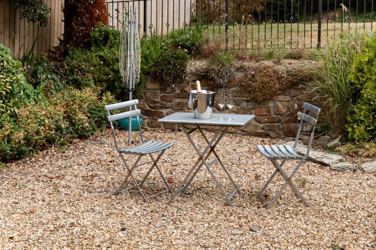 1 Chatsworth Riverscape Apartments - Riverview Apartment In Great Location With Free Parking Overlooking The Gannel Just A Short Walk From Newquays Incredible Beaches And Local Amenities New Quay Exteriör bild