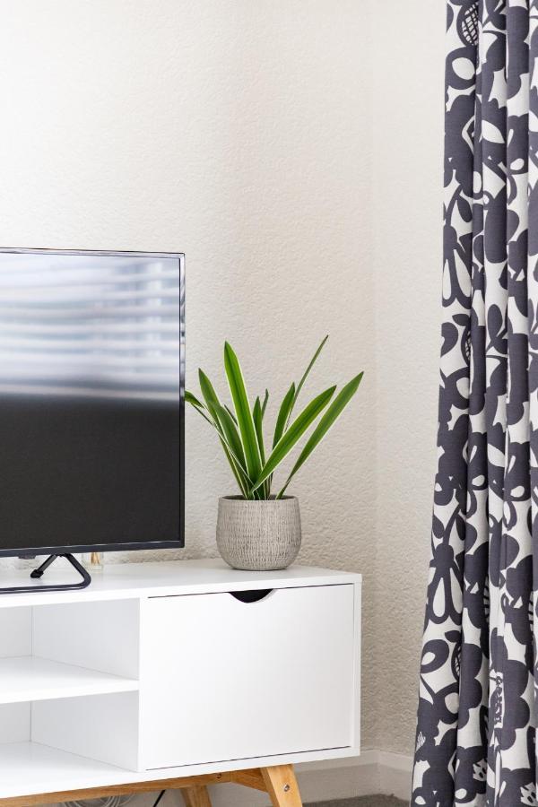 1 Chatsworth Riverscape Apartments - Riverview Apartment In Great Location With Free Parking Overlooking The Gannel Just A Short Walk From Newquays Incredible Beaches And Local Amenities New Quay Exteriör bild