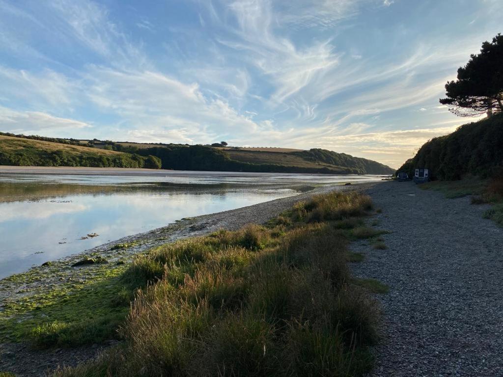 1 Chatsworth Riverscape Apartments - Riverview Apartment In Great Location With Free Parking Overlooking The Gannel Just A Short Walk From Newquays Incredible Beaches And Local Amenities New Quay Exteriör bild
