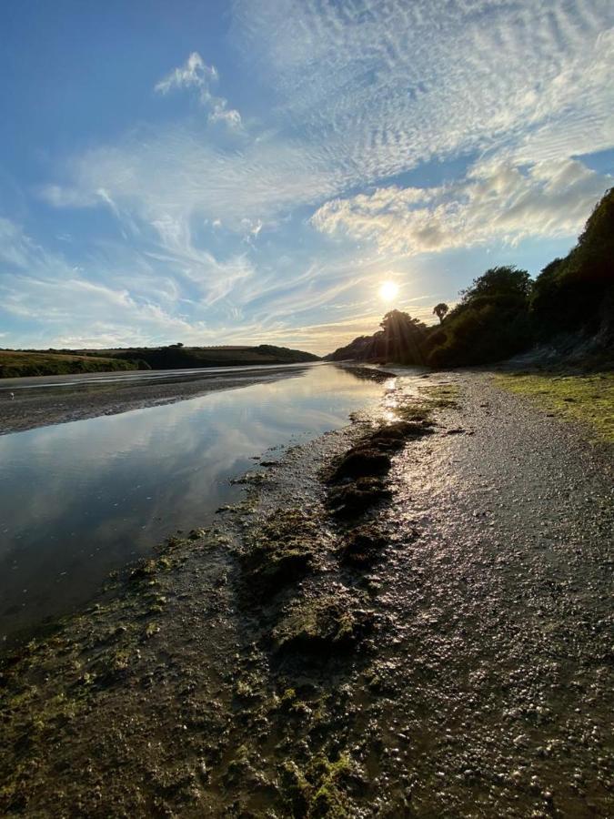 1 Chatsworth Riverscape Apartments - Riverview Apartment In Great Location With Free Parking Overlooking The Gannel Just A Short Walk From Newquays Incredible Beaches And Local Amenities New Quay Exteriör bild