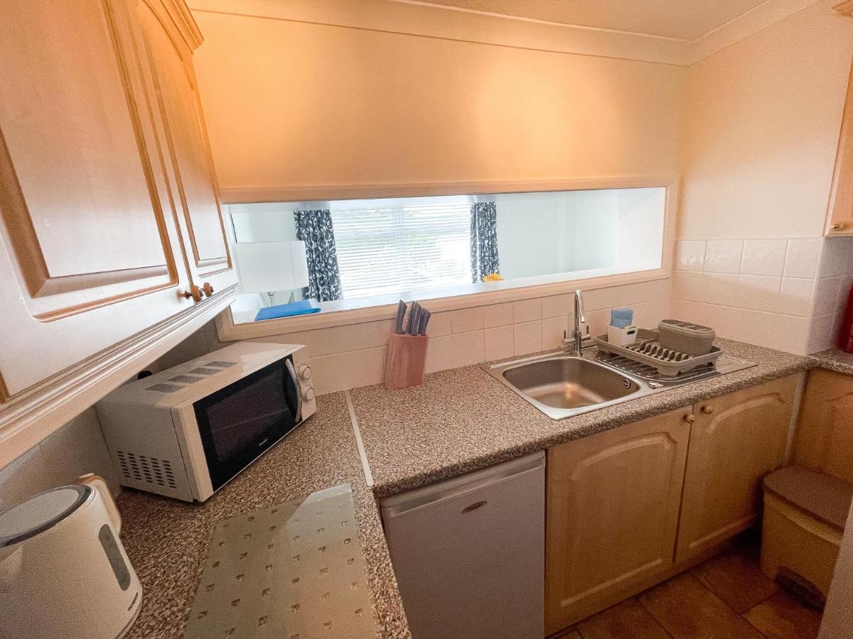 1 Chatsworth Riverscape Apartments - Riverview Apartment In Great Location With Free Parking Overlooking The Gannel Just A Short Walk From Newquays Incredible Beaches And Local Amenities New Quay Exteriör bild