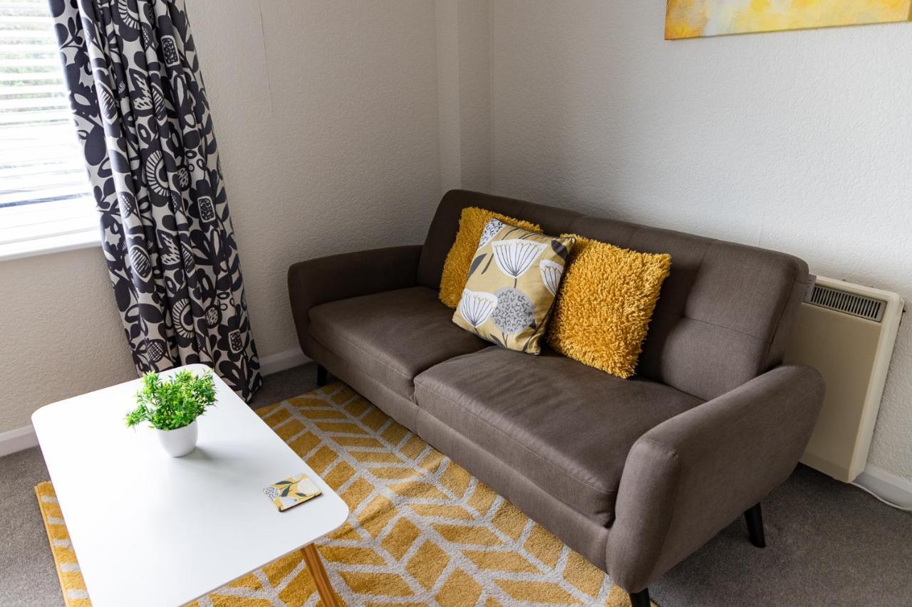 1 Chatsworth Riverscape Apartments - Riverview Apartment In Great Location With Free Parking Overlooking The Gannel Just A Short Walk From Newquays Incredible Beaches And Local Amenities New Quay Exteriör bild