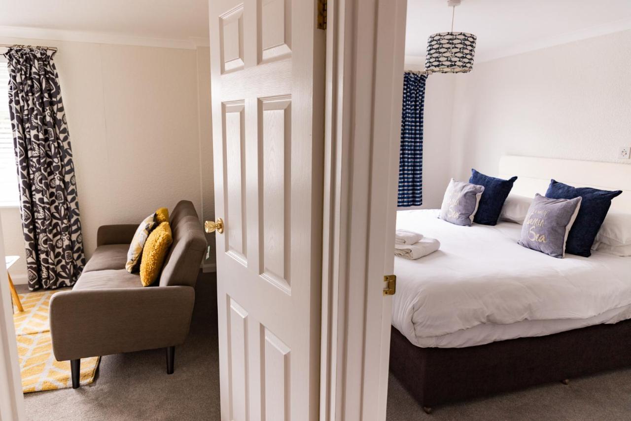 1 Chatsworth Riverscape Apartments - Riverview Apartment In Great Location With Free Parking Overlooking The Gannel Just A Short Walk From Newquays Incredible Beaches And Local Amenities New Quay Exteriör bild