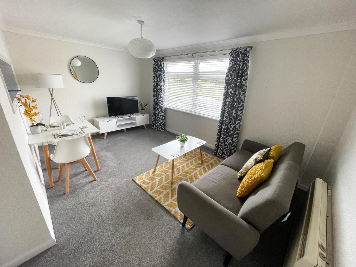 1 Chatsworth Riverscape Apartments - Riverview Apartment In Great Location With Free Parking Overlooking The Gannel Just A Short Walk From Newquays Incredible Beaches And Local Amenities New Quay Exteriör bild
